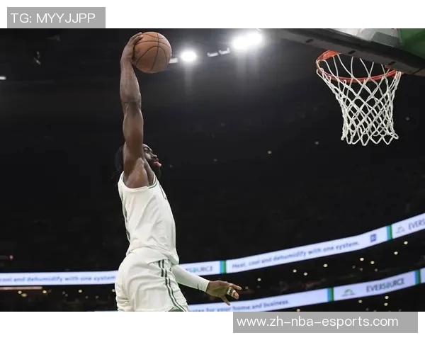 马祖拉称赞沃尔什在防守与进攻中多样贡献展现出色拼劲