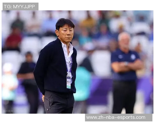 蔚山后卫揭露前主帅申台龙扇耳光事件引发热议球员不听指挥成焦点 蔚山后卫揭露前主帅申台龙扇耳光事件引发热议球员不听指挥成焦点